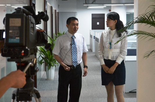 深圳电视台到熊猫体育集团采访